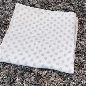 Gently used thin swaddle star blanket.